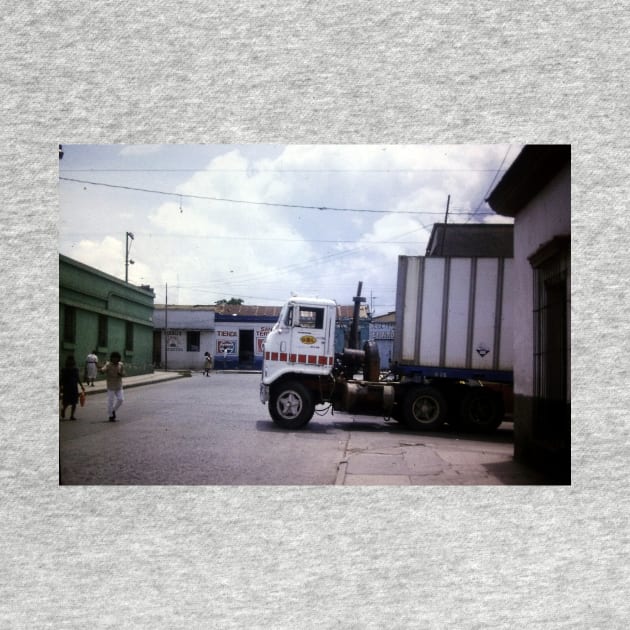 US articulated lorry in Guatemala City summer 1991 by Roland69
